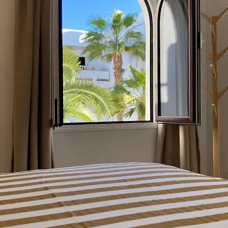 Pura Vida كوستا تاغيسي